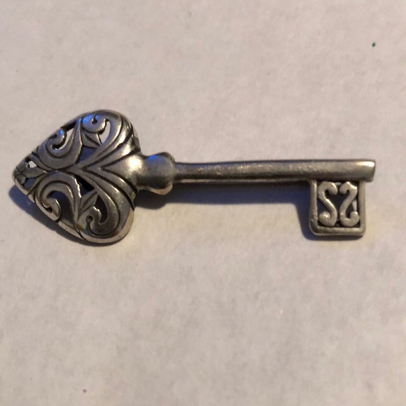 EUC Sterling Silver marked pin, mark looks like ni - Picture 2 of 4